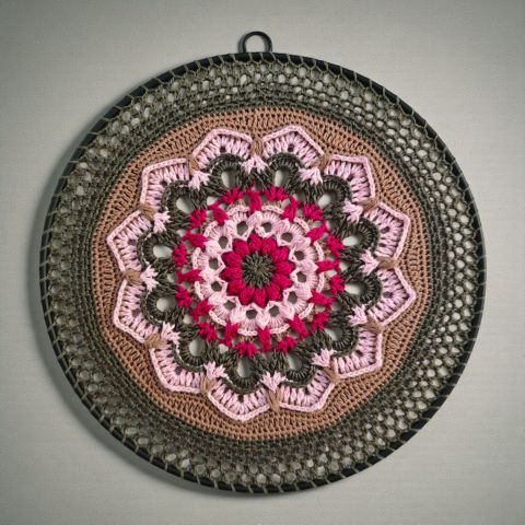 Háčkovaná mandala Lotos